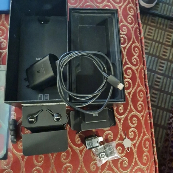 Note10 and accessories - Picture 3 of 7